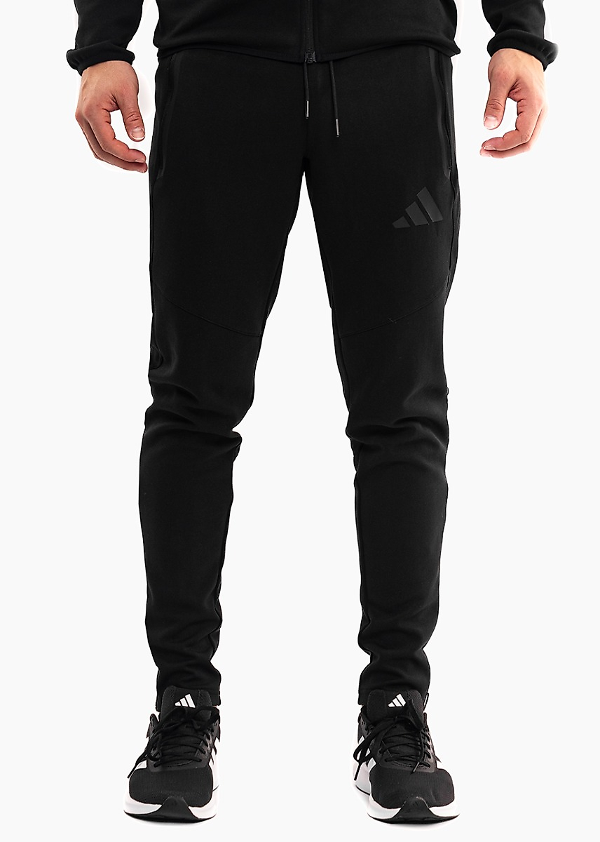 adidas Férfi nadrág Tiro 26 Travel Sweat Pant KF6072