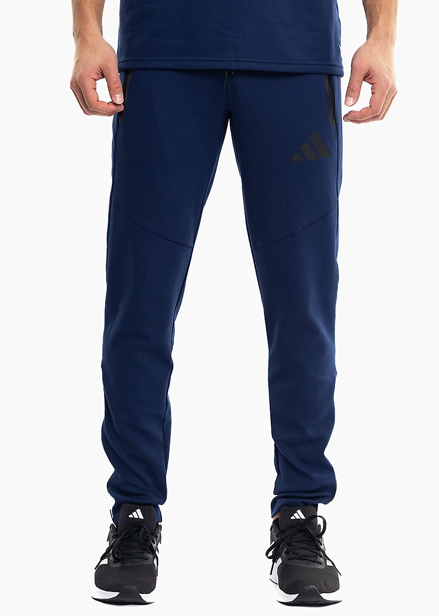 adidas Férfi nadrág Tiro 26 Travel Sweat Pant KF6073