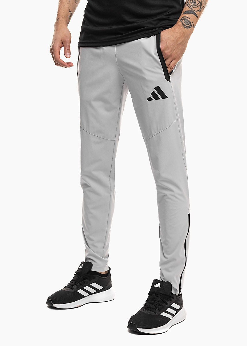 Férfi nadrág adidas Tiro 26 Travel Woven KE8363